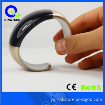 Wireless bluetooth bracelet with speaker